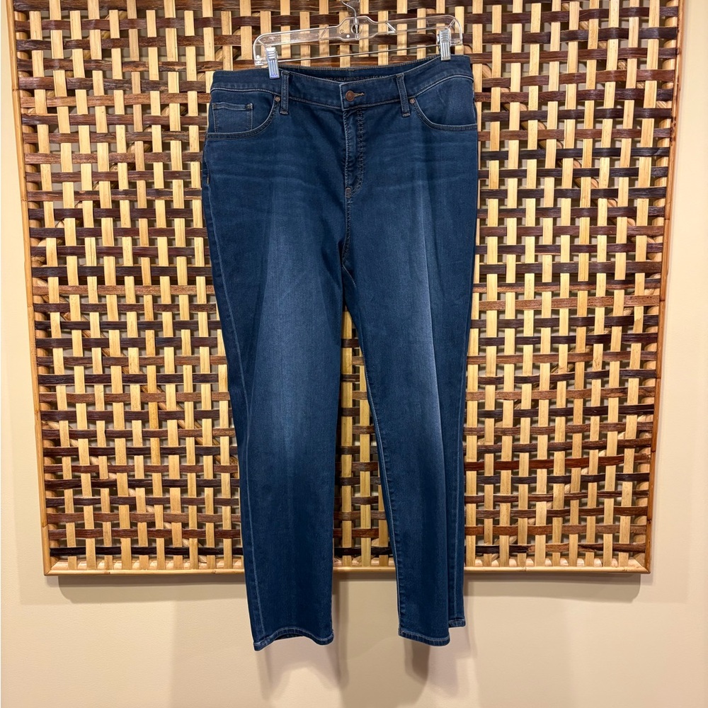 Chico’s So Slimming Girlfriend Slim Leg Ankle Size 3(16)